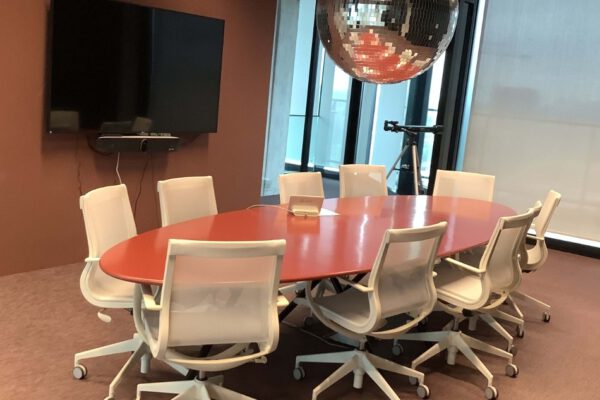 Orato Vergaderen - met scherm